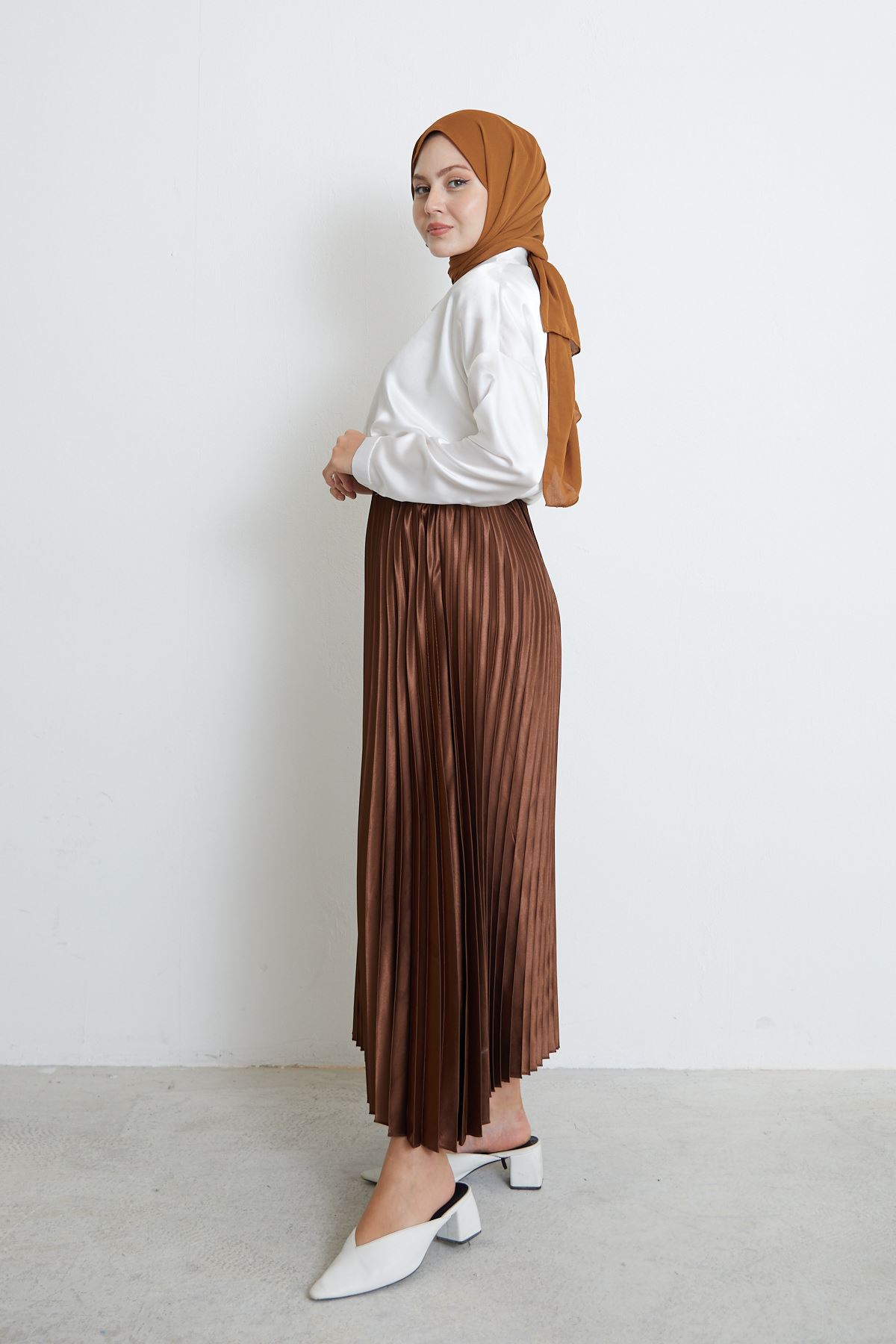 Karamel Piliseli Saten Etek